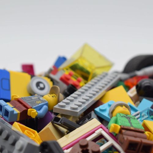 LEGO® - 1kg bricks, parts & pieces + 2 minifigures Bundle - Great Value- Cleaned — image 7