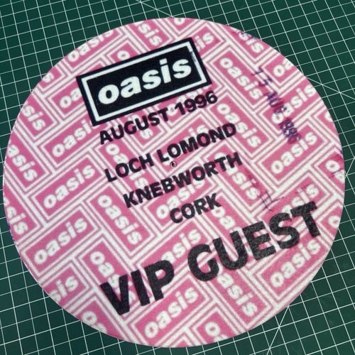 Oasis Knebworth Park Loch Lomond Cork 1996 VIP Guest 12"  Slip Mat UNFRAME — image 9