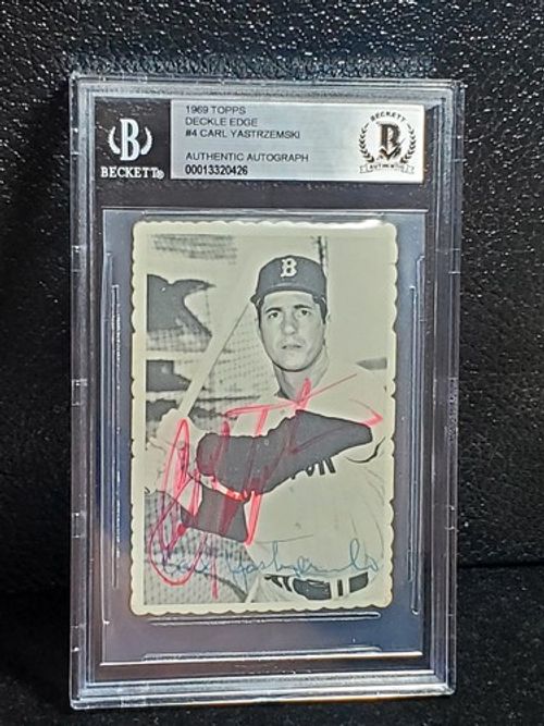 1969 TOPPS DECKLE EDGE CARL YASTRZEMSKI AUTOGRAPHED RED SOX CARD (BECKETT)
