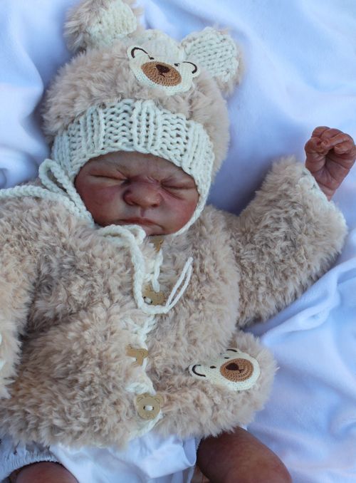 lillbees hand knitted beige cream  faux fur bear baby set jacket hat shoes 0/3m — image 3