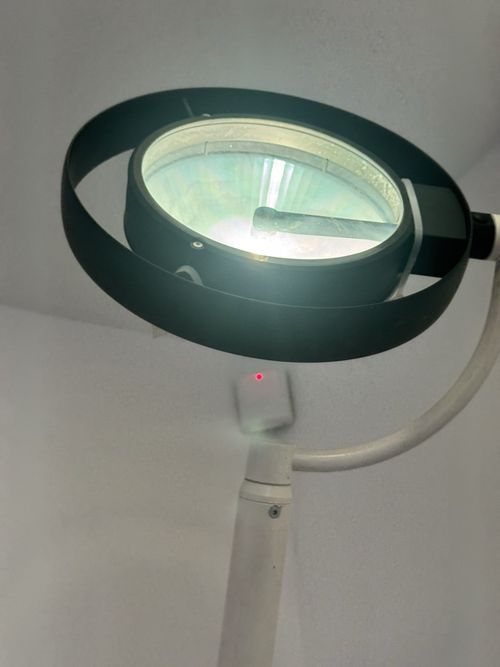 Brandon Medical surgical light, Floor Standing. — image 20