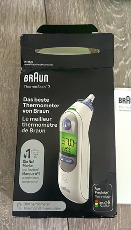 Braun ThermoScan 7 Ear Thermometer IRT6520 Age Precision Digital Display