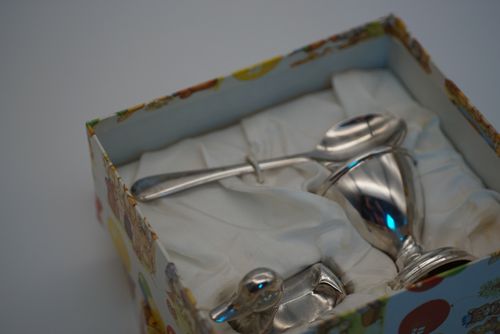 Vintage Christening Set Egg Cup Spoon Napkin Ring Silver Plated Sheffield Boxed — image 10
