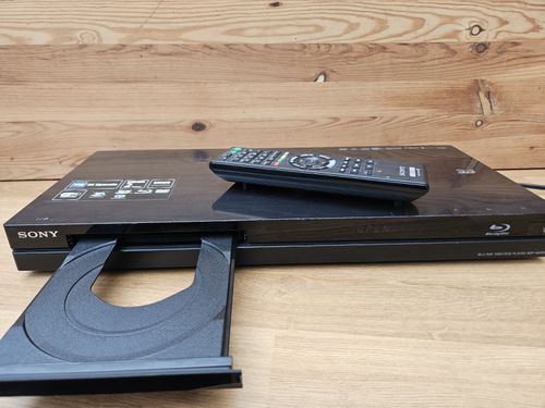 SONY BDP-A6000 3D BLU RAY PLAYER with REMOTE CONTROL — image 1