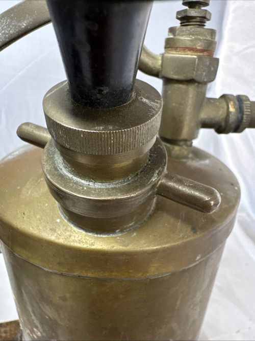 Vintage Brass Garden Sprayer. Roses. Hand Pump. Unmarked — image 5