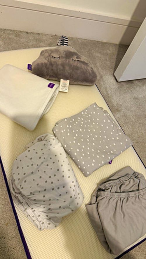 Snuz Snuz Surface Air Nursery Cot Mattress White & Purple Polka Dot Theme