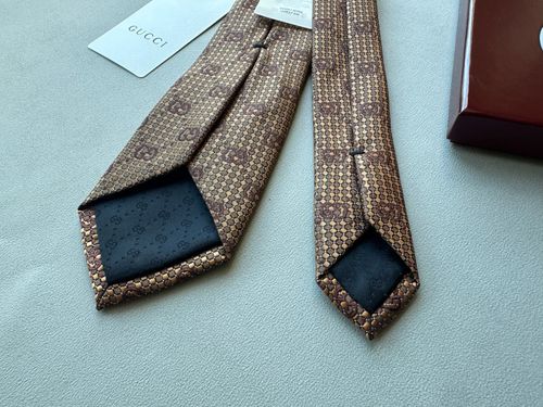Gucci Tie Mens 100% Silk Gold GG interlocking pattern logo Full Packaging — image 7