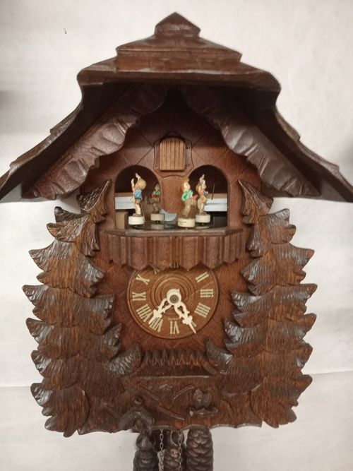 Superb Carved Musical Cuckoo Clock — image 6