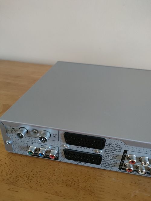 Silver Panasonic DMR-EX85 HDD DVD Freeview Recorder + Remote | Tested & Working  — image 9