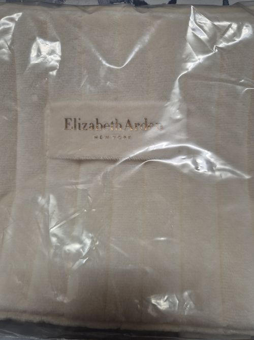 Elizabeth Arden Gift Set , Christmas Gift Set For Women FREE DELIVERY — image 3