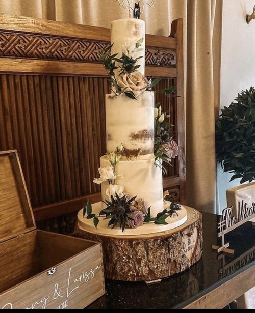 Wooden log cake stand with personalised option, rustic log display cake stand — image 18