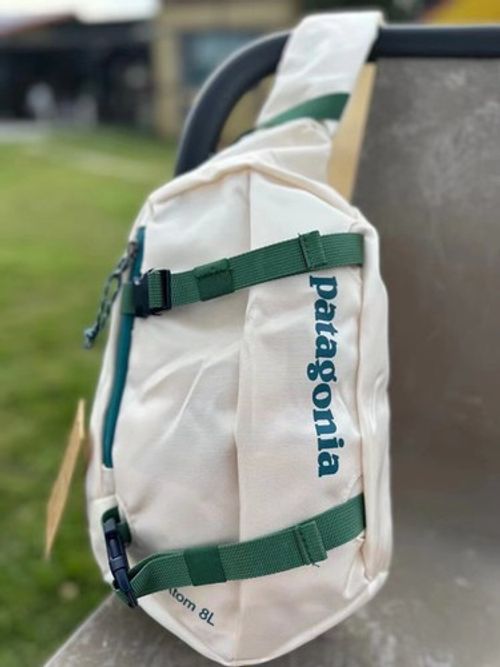 Patagonia Atom Strap Messenger Bag:8L Compact Shoulder Bag with Multiple Pockets