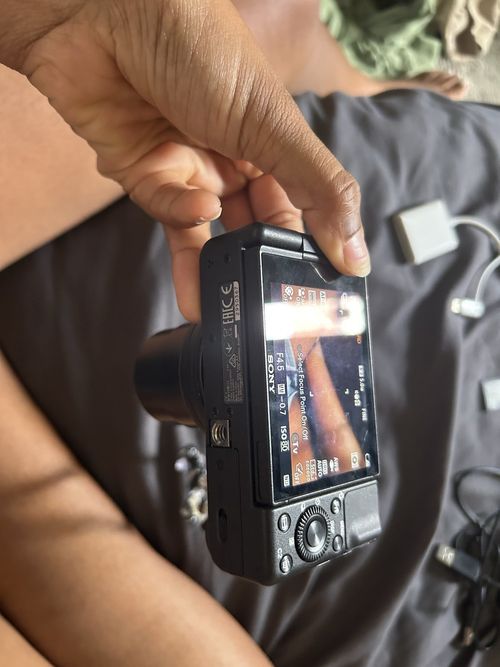 Sony ZV1 Compact Vlogging Camera Black — image 7
