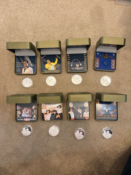 8x Queen Novelty Commemorative Coin Set Collectable Coins in Presentation Boxes — image 2
