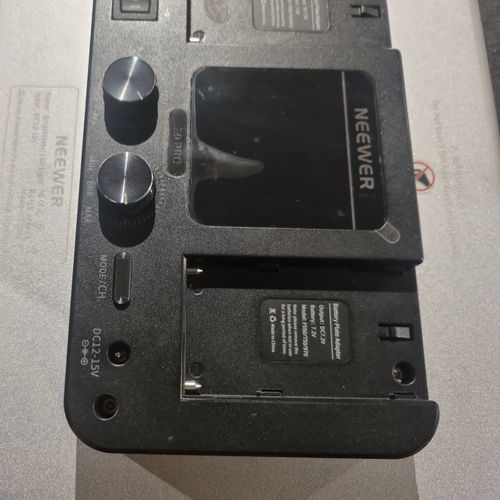 Neewer 530 Pro rgb Lights with Stands Cases & Accessories Excellent Condition — image 8