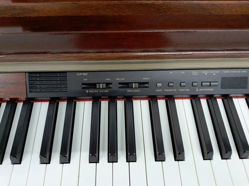 Yamaha Clavinova CLP-950 digital piano in mahogany stock #26383 — image 11