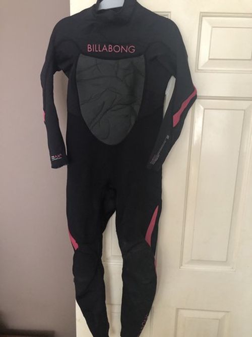 Billabong  Synergy  Wetsuit  Back Zip Size UK / Euro 12 Black/ Grey/ Pink Premiu
