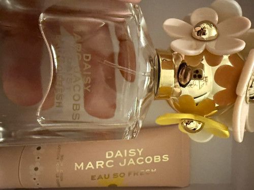 Marc Jacobs Daisy Eau So Fresh Eau de Toilette Spray 75ml Regular Size