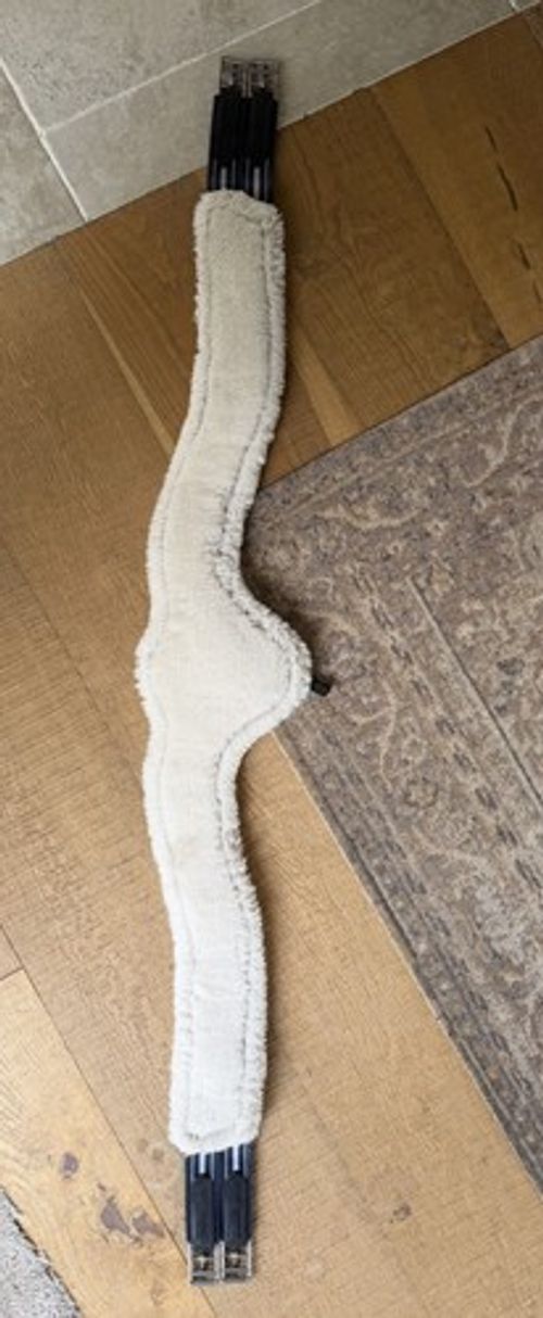 Shires Velociti Lusso Elite Anatomical Girth - Size 58”/145cm - Removable Fleece