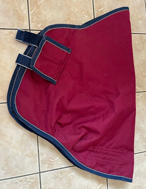 WeatherBeeta size M Horse Rug Neck Cover Hood, Burgundy with Navy Trim
