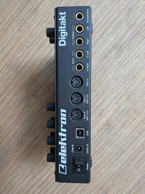 Elektron Digitakt Drum Machine Computer and Sampler VGC — image 2