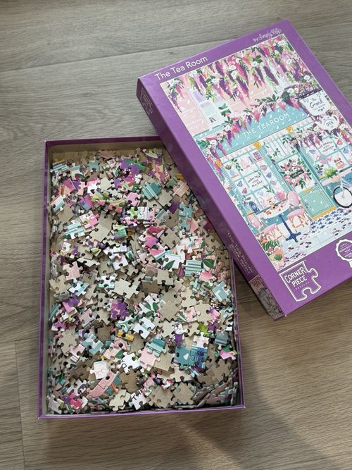 Corner Piece Puzzles The Tea Room 1000 Piece Jigsaw Puzzle — image 2