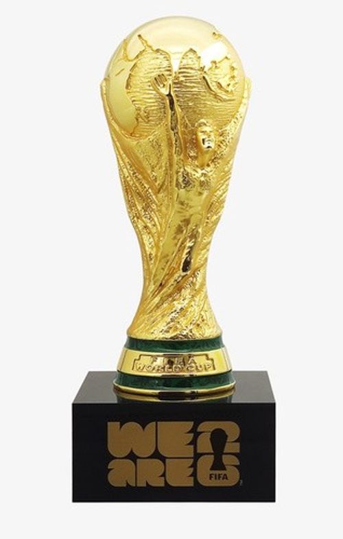 Trophy replica World Cup 2026 big metal with Pedestal (Official Licensed) 20 cm — image 1