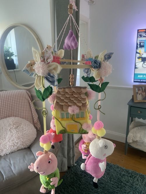 Peppa Pig Nursery Mobile Hanging Cot/Crib Felt House & Flowers Multicolour — image 2