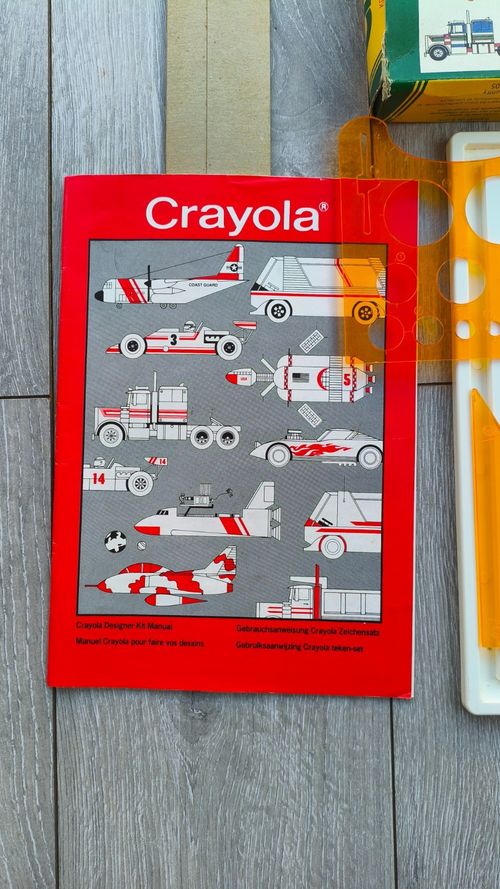 Vintage Crayola Designer Kit Boxed with drawing board & templates — image 5