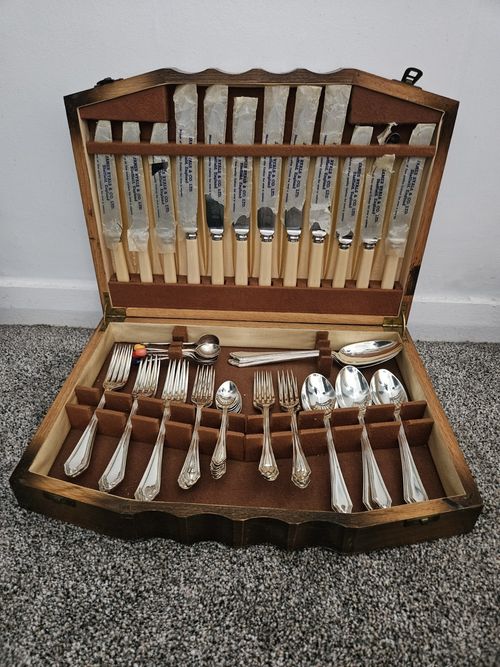Vintage James Ryals Sheffield 6 Place Cutlery Canteen Set Silver Plated EPNS — image 1