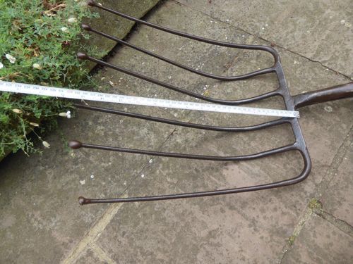 Vintage Beet Fork, potato, 6 Prong, manure fork, sippet. SPEAR & JACKSON. — image 11