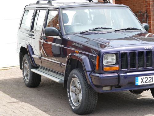 Jeep Cherokee Orvis 4X4 XJ (2000) — image 1