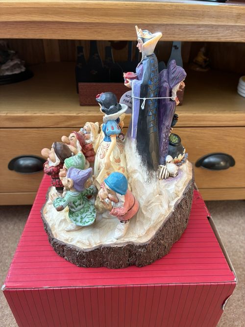 Jim Shore Disney Tradition Snow White ‘The One That Started Them All’ Figure — image 2