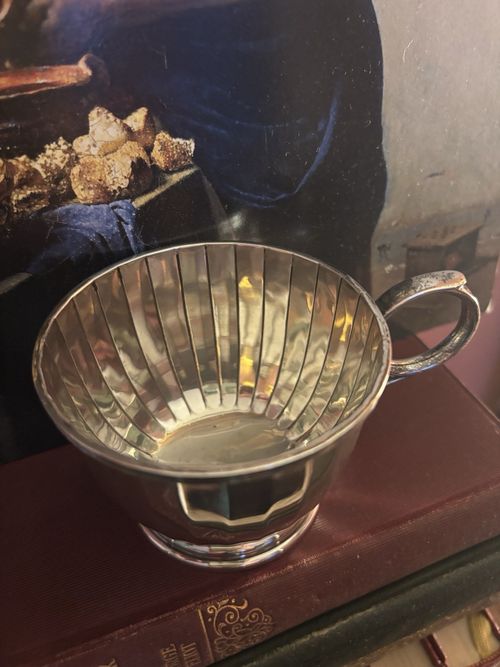 Mappin and Webb Solid Silver Christening Cup 1902 Birmingham Hallmarks Antique — image 3