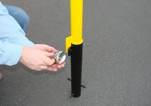 Removable Trailer Hitch Security Post Tow Ball Caravan Anti Theft Lock Maypole — image 3