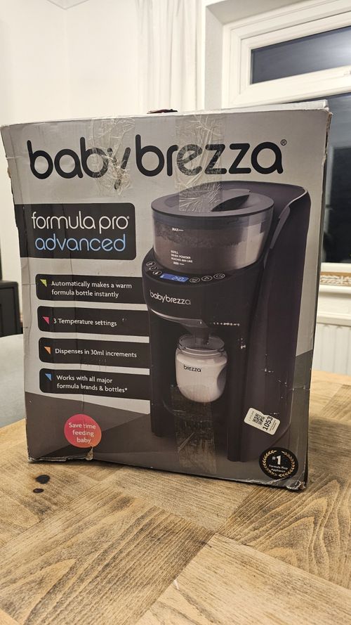 Baby Brezza Formula Pro Advanced in black — image 1