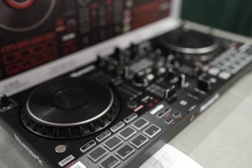 Numark Mixtrack Platinum FX 4-Deck DJ Controller Built-In Mixer LED 16 Pads — image 4