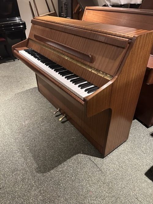 Bentley Compact Upright - Reconditioned - With Celeste Action.