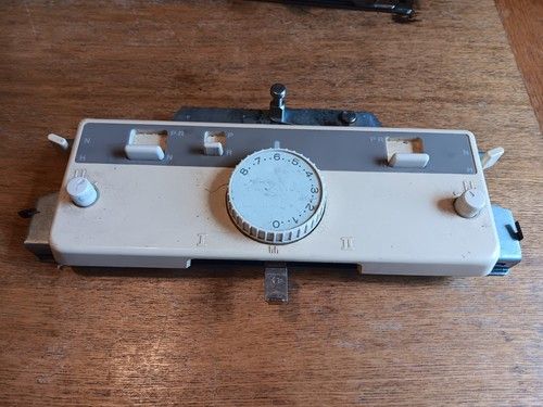 BROTHER KNITTING MACHINE PARTS ACCESSORIES KR850 RIBBER MAIN K CARRIAGE SLIDER