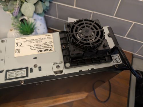 Toshiba D-VR18DT Dual Deck VHS/DVD Recorder Combo with HDMI Out DVB — image 8