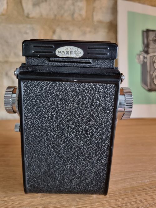 Yashica-635 Twin Lens Reflex TLR 120 Film Camera. 80mm F3.5 Yashikor Lens & Case — image 4