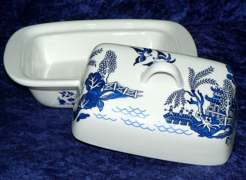 Blue Willow pattern porcelain traditional deep white butter dish — image 1