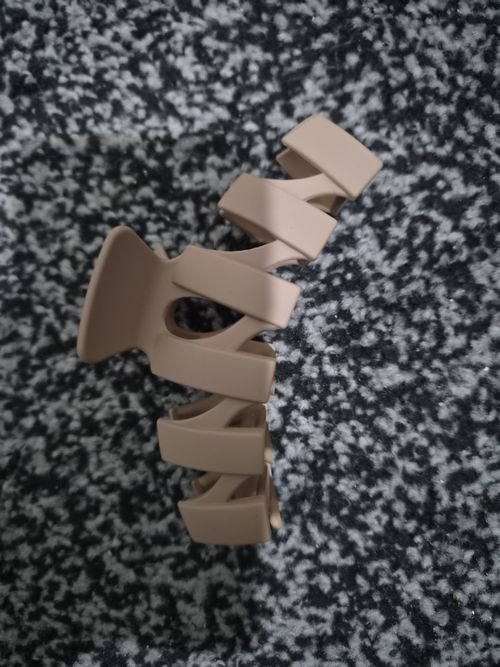 Beige Plastic Hair Claw Clip with Teeth, Rectangle Shape, 10cm, Women — image 3