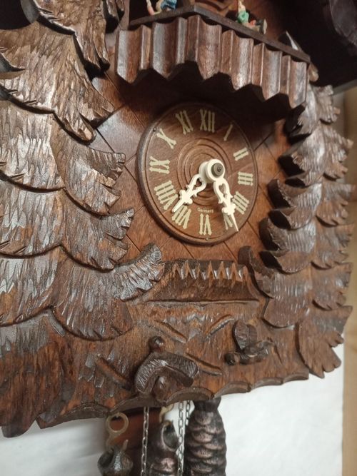 Superb Carved Musical Cuckoo Clock — image 3