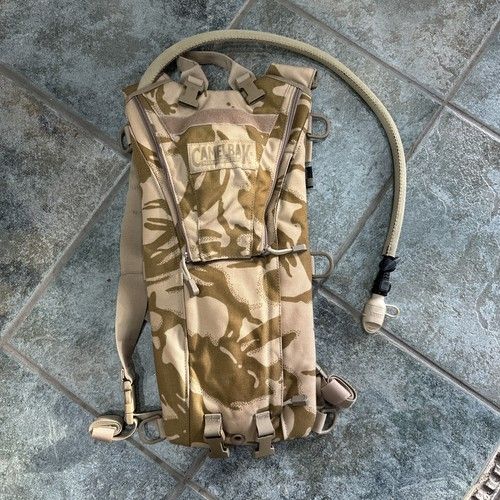 Army Issue Camelbak Desert  Camo 3L Individual Hydration Pack And Bladder - used