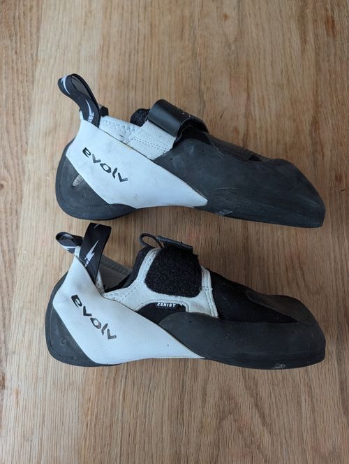 Evolv Zenist Climbing Shoes. UK 6.5 EU 40 — image 2