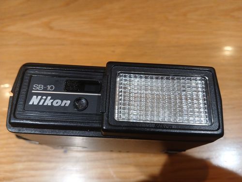 Nikon Speedlight SB-10. Shoe mount. Working fine. — image 1