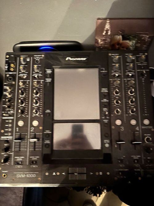 Pioneer Legacy AV DJ Setup: 1x SVM-1000 Mixer + 2x DVJ-1000 + 2x CDJ-1000 MK2