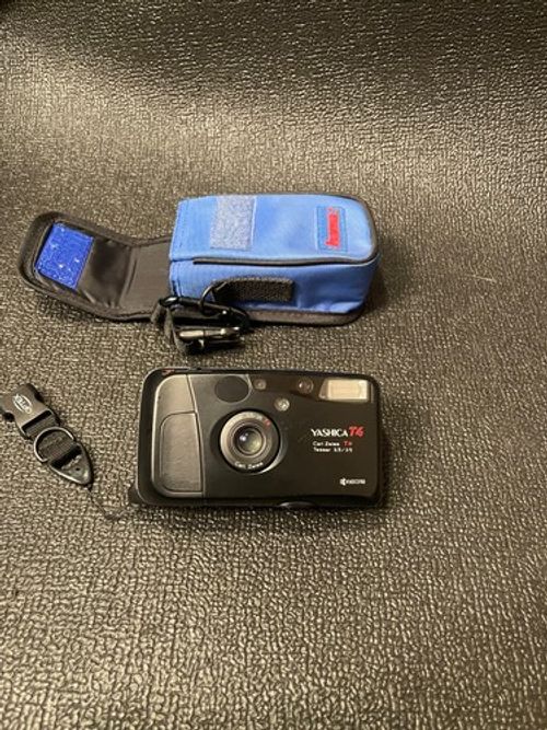 Yashica T4 - 35mm film camera - Near Mint - Battery + Film Tested - See Video