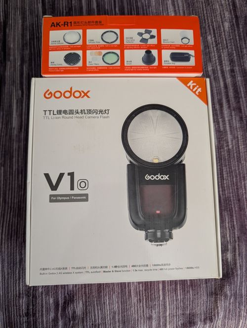 Godox V1 O for Olympus/ Panasonic/ OM Systems - TTL Flash with Lithium Battery  — image 3